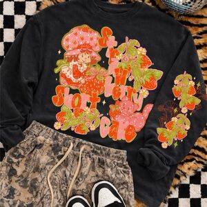 Black Sweatshirt Strawberry Graphic Small-3X